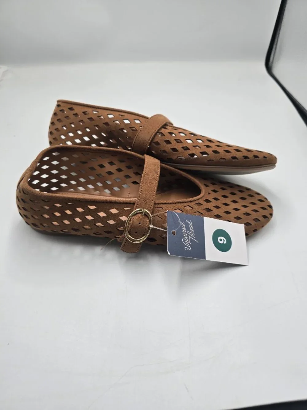 Universal Thread Flats
